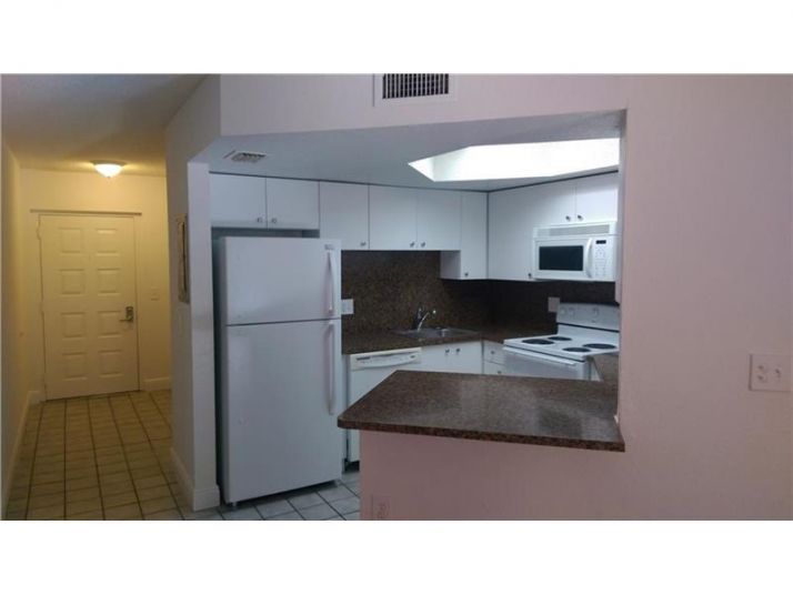 8323 Lake Dr # 306, Miami, FL 33166