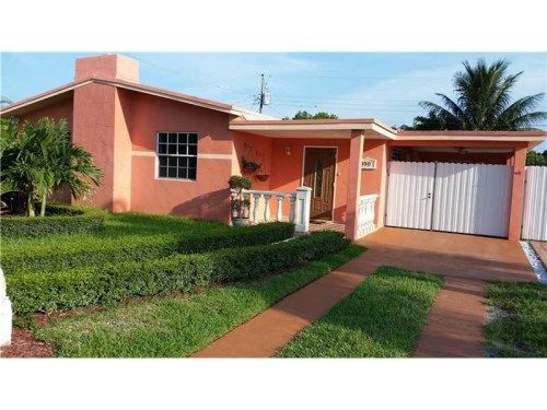 490 W 36 PL, Hialeah, FL 33012