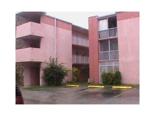 19825 SW 114 AV # 123, Miami, FL 33157