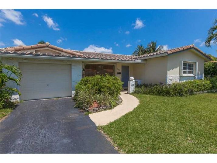 4417 Jackson St, Hollywood, FL 33021