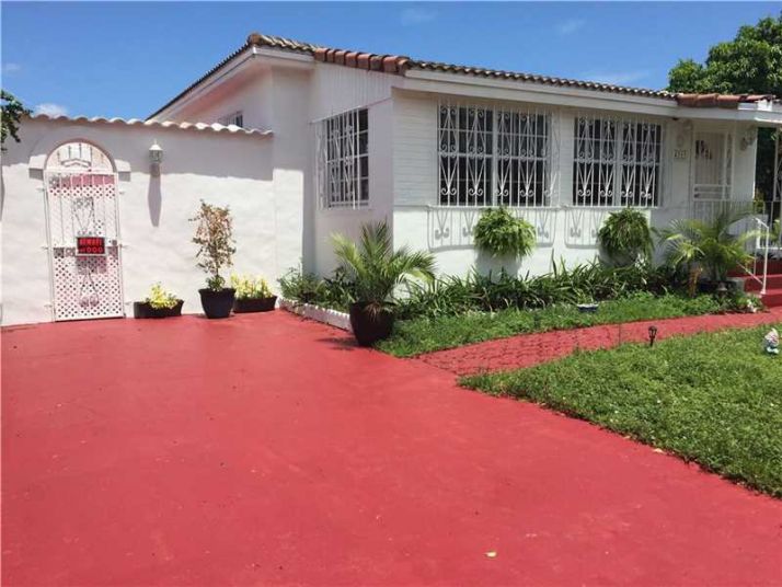 4315 W 2nd Ave, Hialeah, FL 33012