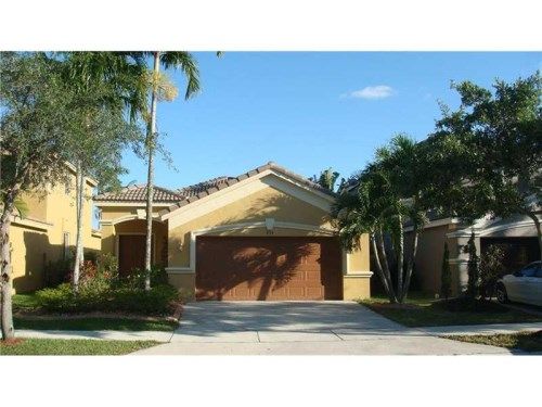 434 Conservation Dr, Fort Lauderdale, FL 33327