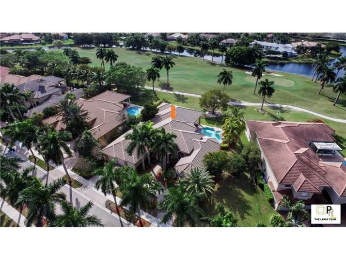 2546 Sanctuary Dr, Fort Lauderdale, FL 33327