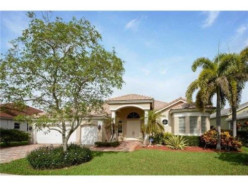 3983 W Lake Estates Dr, Fort Lauderdale, FL 33328