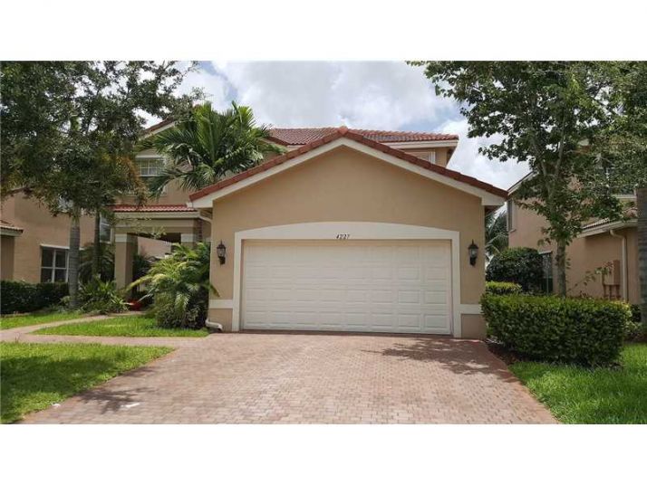4227 SW 183rd Ave, Hollywood, FL 33029