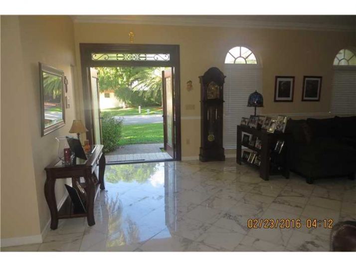 4934 NW 94 Doral Pl, Miami, FL 33178