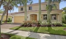 950 Nandina Dr Fort Lauderdale, FL 33327