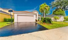 1253 Chinaberry Dr Fort Lauderdale, FL 33327