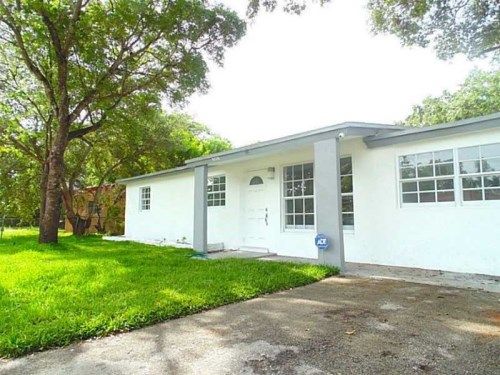 5806 Hood St, Hollywood, FL 33021