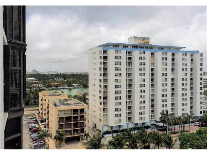 6423 Collins Ave # 1107, Miami Beach, FL 33141