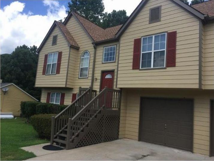 1073 Braddock Circle, Woodstock, GA 30189