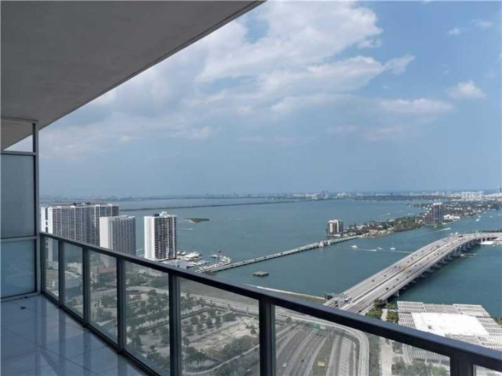 1100 Biscayne Blvd # 4202, Miami, FL 33132