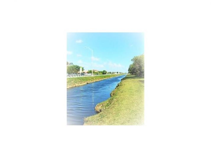 14931 SW 42nd Ter, Miami, FL 33185
