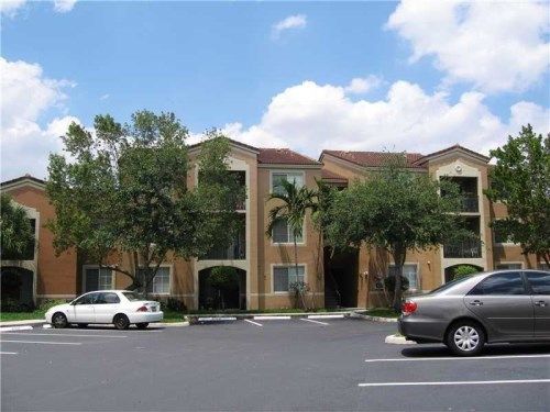 8040 N Nob Hill Rd # 104, Fort Lauderdale, FL 33321