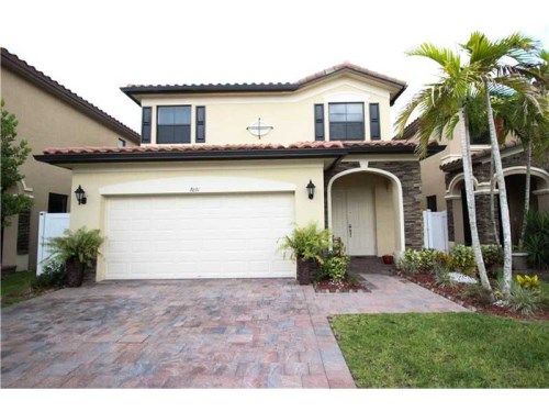 8691 W 33rd Ave, Hialeah, FL 33018