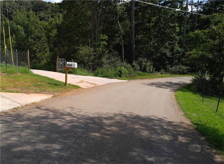 2928 Dorsey Peek Road, Gainesville, GA 30507