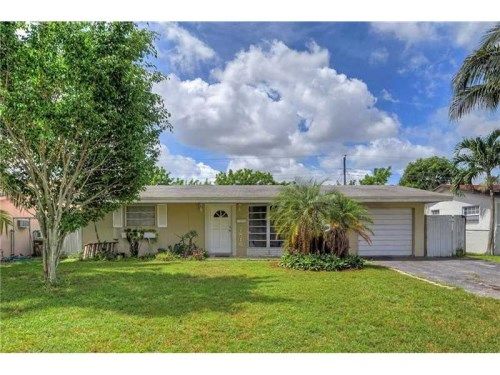 7816 Venetian St, Hollywood, FL 33023