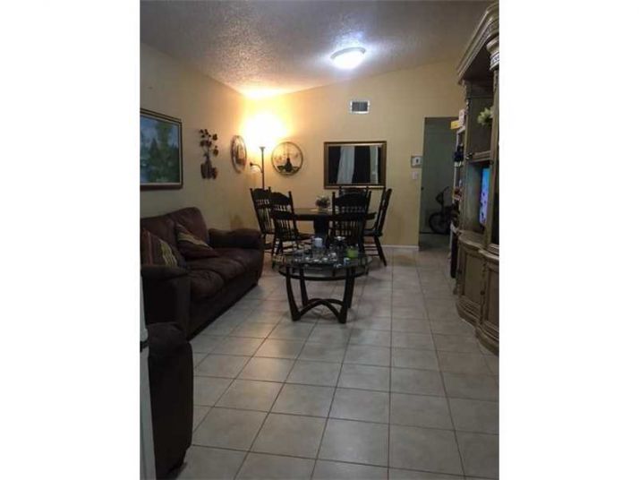 2874 W 74 PL, Hialeah, FL 33018