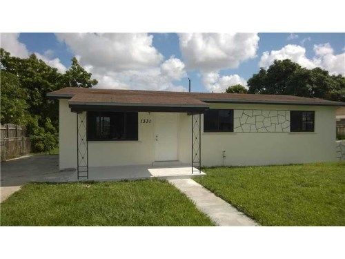 1331 W 35th St, Hialeah, FL 33012