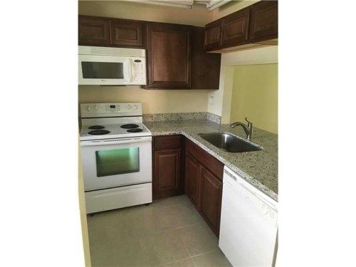 10401 NW 11 # 106, Hollywood, FL 33026