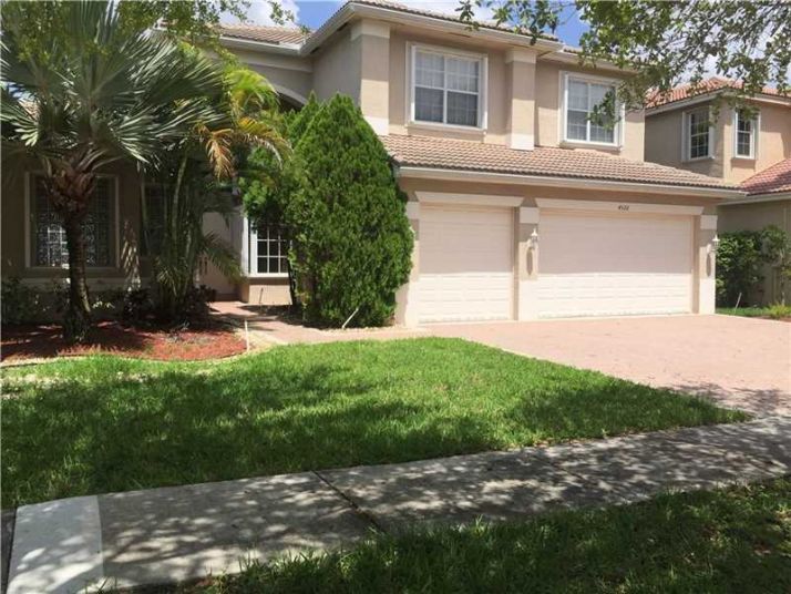 4526 SW 186th Way, Hollywood, FL 33029