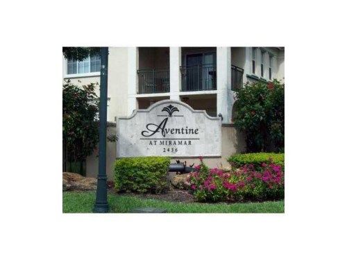 2496 Centergate Dr # 306, Hollywood, FL 33025