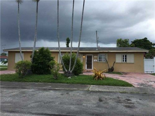 5781 NW 111th St, Hialeah, FL 33012