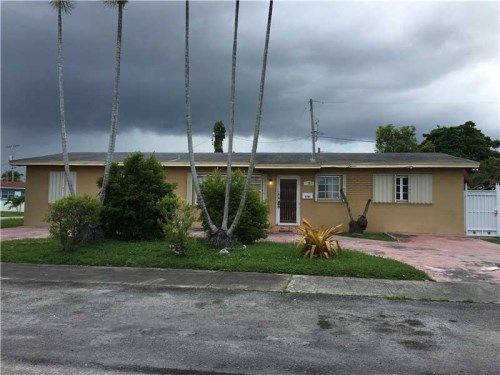 5781 NW 111th St, Hialeah, FL 33012