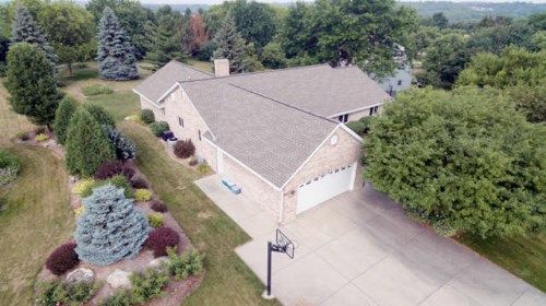 208 Kisdon Hill Ct, Waukesha, WI 53188