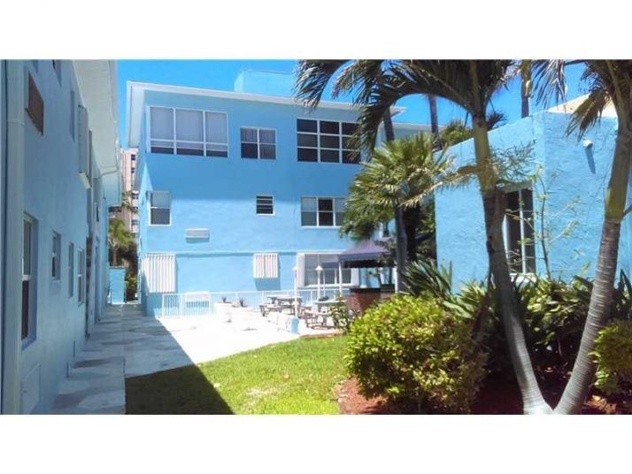 326 Harrison St # 204A, Hollywood, FL 33019