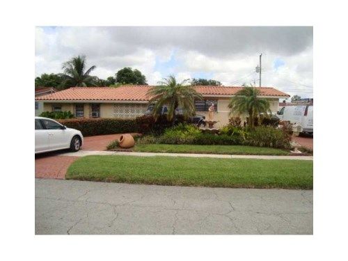 931 W 55th Pl, Hialeah, FL 33012