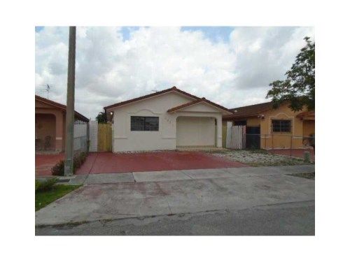 2657 W 70th St, Hialeah, FL 33016