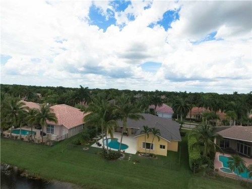 2564 Mayfair Ln, Fort Lauderdale, FL 33327