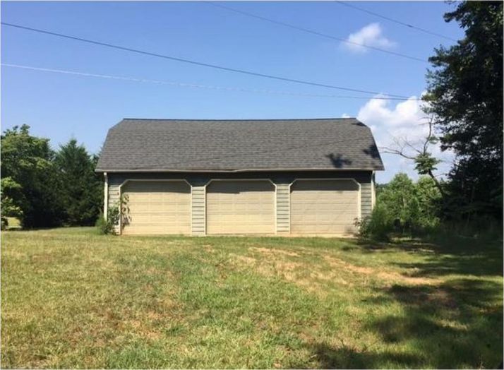 7045 Collins Point Road, Cumming, GA 30041