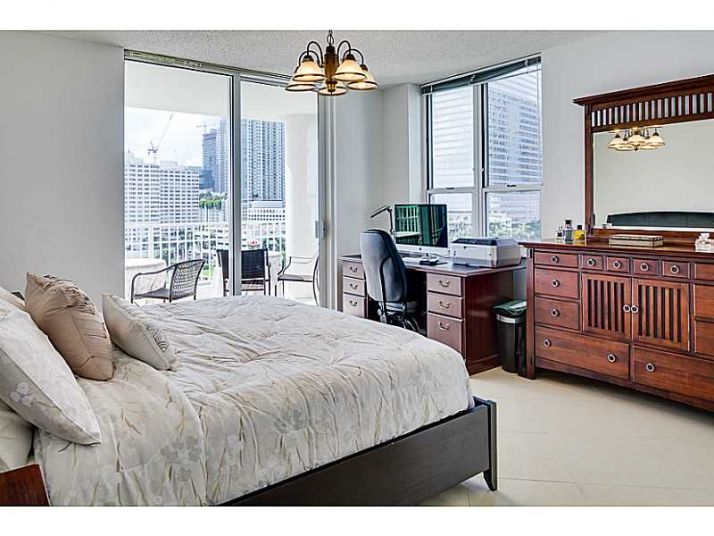 701 BRICKELL KEY BL # 1003, Miami, FL 33131
