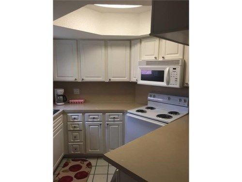 8343 Lake Dr # 401, Miami, FL 33166