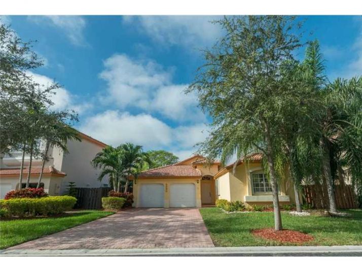 5890 NW 111th Ave, Miami, FL 33178