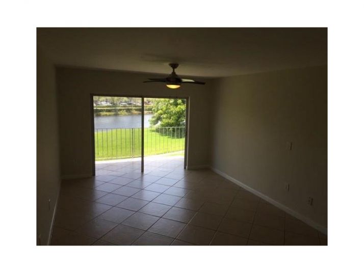 7570 SW 82nd St # F207, Miami, FL 33143