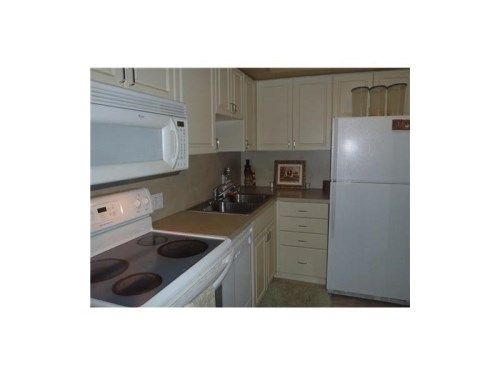 3625 N Country Club Dr # 2104, Miami, FL 33180