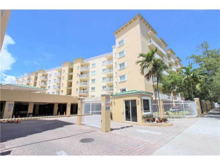 2415 NW 16th Street Rd # 606-1, Miami, FL 33125