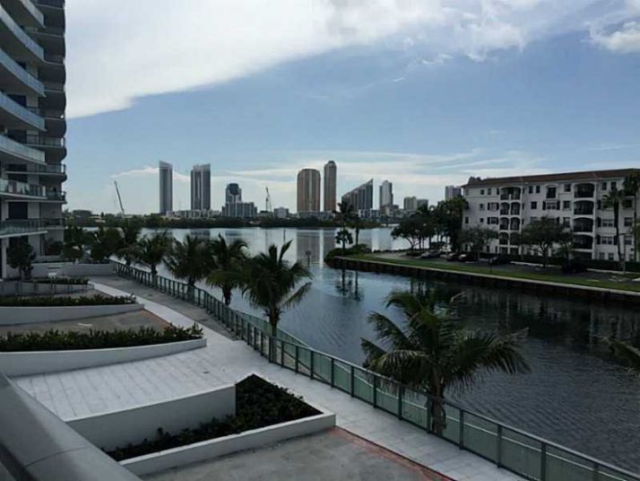 3300 NE 188 ST # 814, Miami, FL 33180