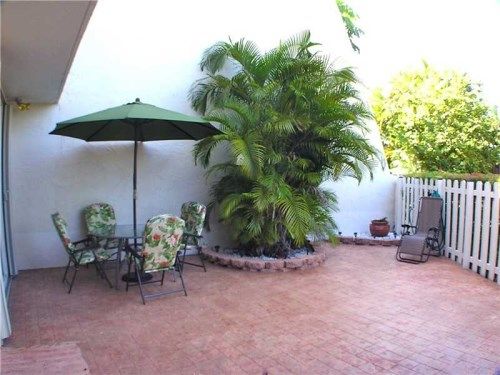 1701 NE 115th St # 17A, Miami, FL 33181