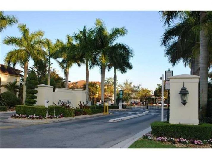 3920 NE 10th Dr, Homestead, FL 33033