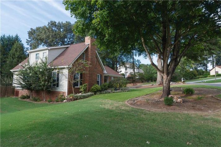 503 Bonnie Drive, Woodstock, GA 30188