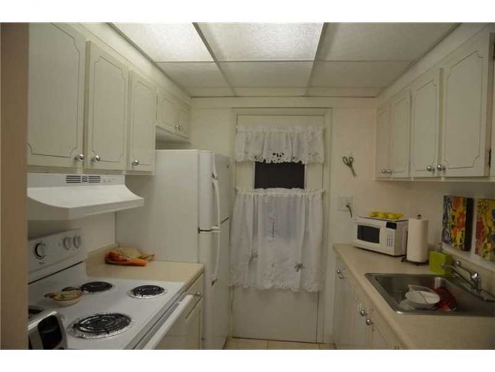 16701 NE 13th Ave # 301, Miami, FL 33162