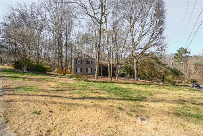 401 Bramble Court, Woodstock, GA 30188