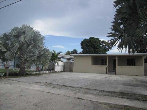 433 E 51st St, Hialeah, FL 33013