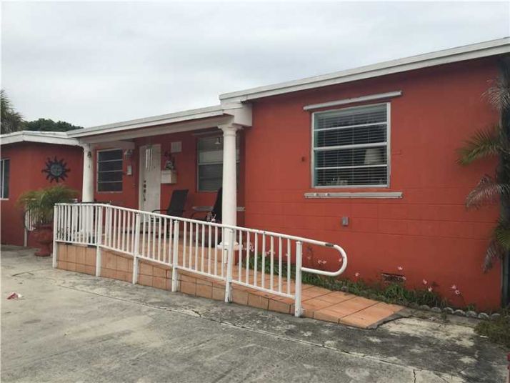 651 E 49th St, Hialeah, FL 33013
