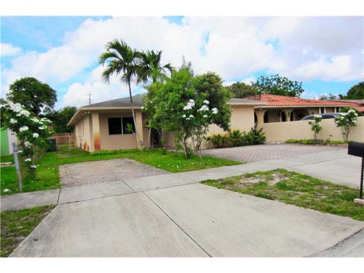 527 E 19th St, Hialeah, FL 33013