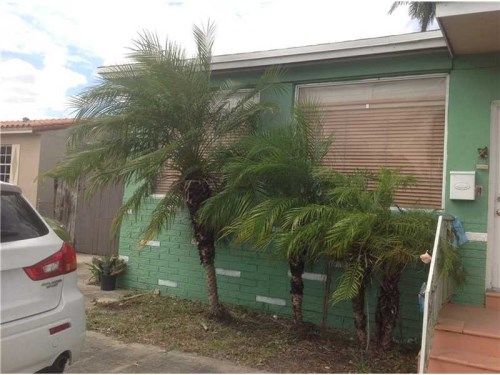 275 E 49th St, Hialeah, FL 33013